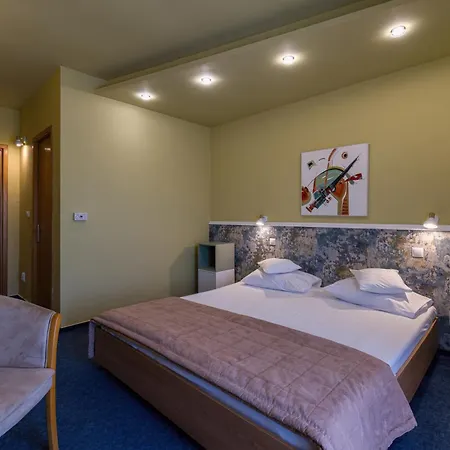 Torontal Hotel