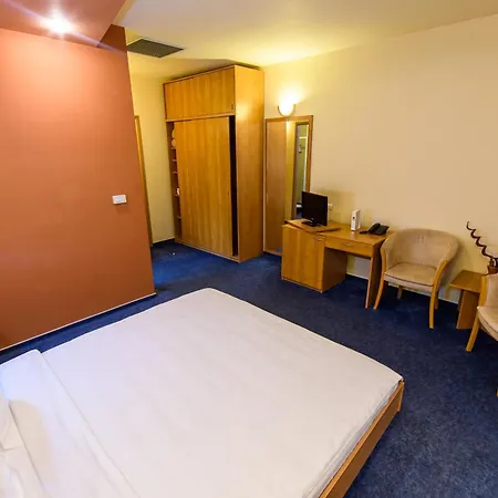 Hotel Torontal Hotel 3*