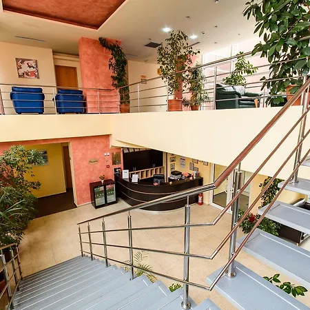 فندق Torontal 3*