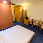 Torontal Отель 3*