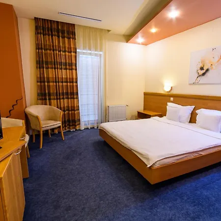 Hotel Torontal