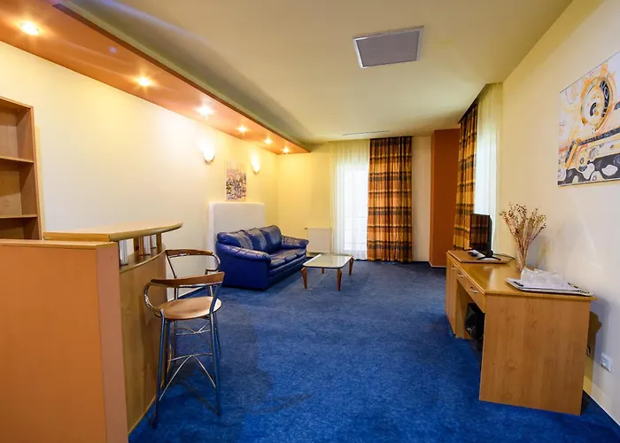 Hotel Torontal Hotel 3*