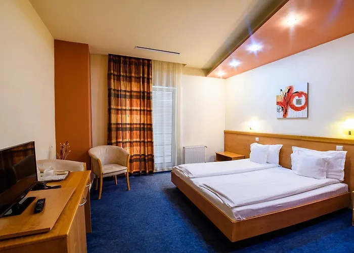 Hotel Torontal Hotel 3*