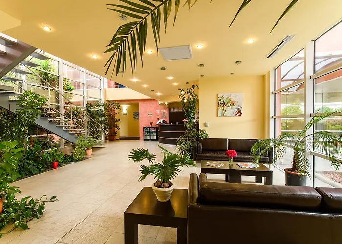 Hotel Torontal Hotel 3*